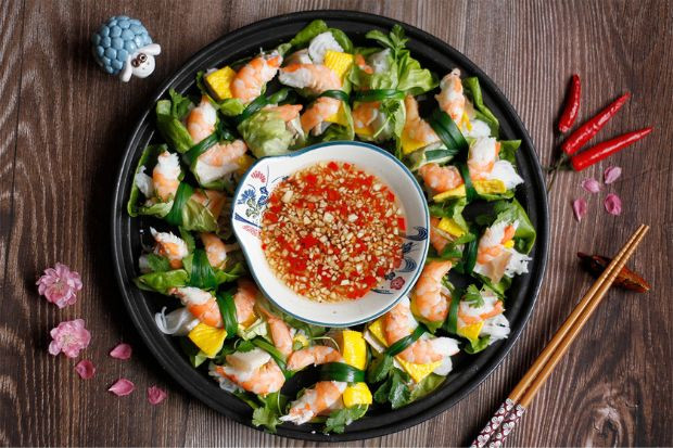 Cuốn hành Thủy Nguyên với cách bài trí gây ấn tượng mạnh mẽ của ẩm thực Hải Phòng